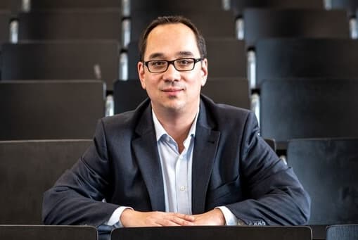 Prof. Dr. Nick Lin-Hi